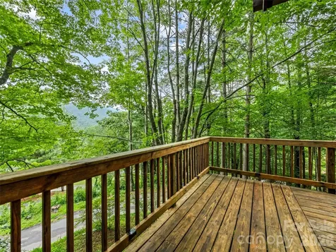 33 Wenlock Way Waynesville NC 28785