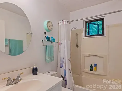 33 Wenlock Way Waynesville NC 28785