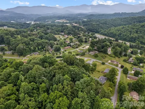 33 Wenlock Way Waynesville NC 28785