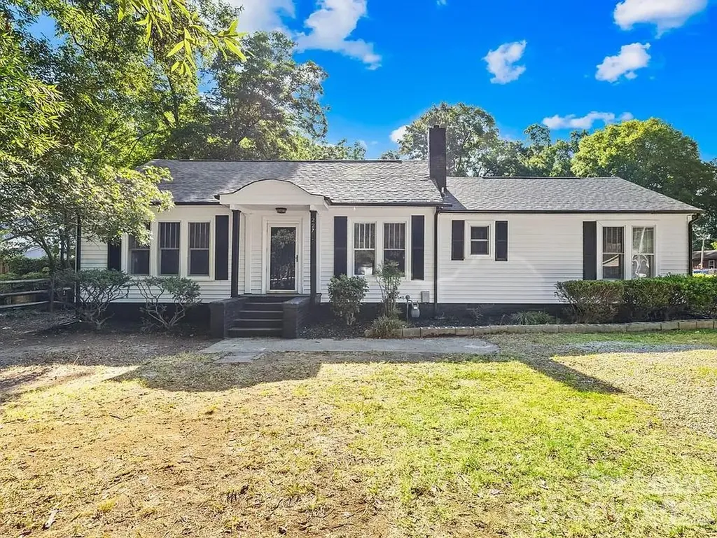 227 N Magnolia Street Mooresville NC 28115