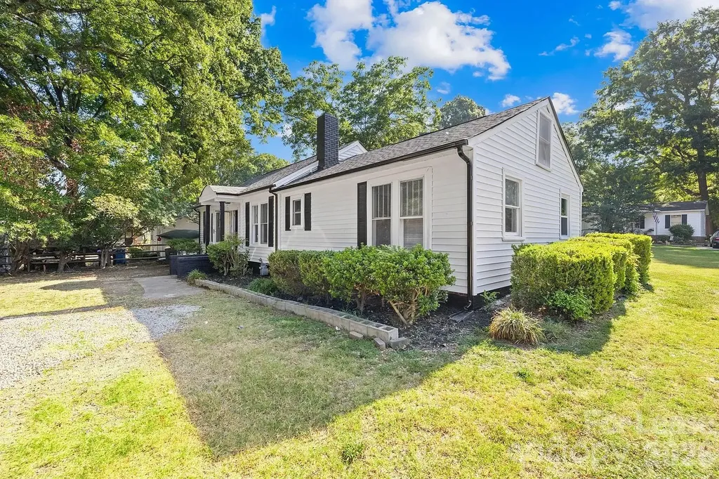 227 N Magnolia Street Mooresville NC 28115