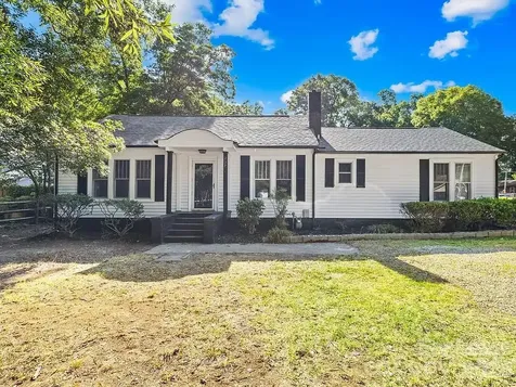 227 N Magnolia Street Mooresville NC 28115