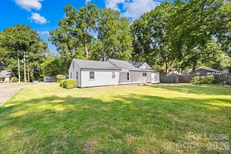 227 N Magnolia Street Mooresville NC 28115