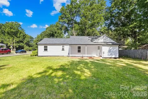227 N Magnolia Street Mooresville NC 28115