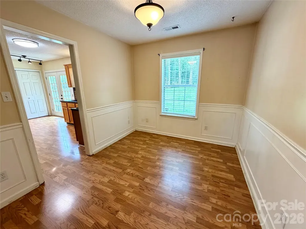 8004 Glencannon Drive Charlotte NC 28227