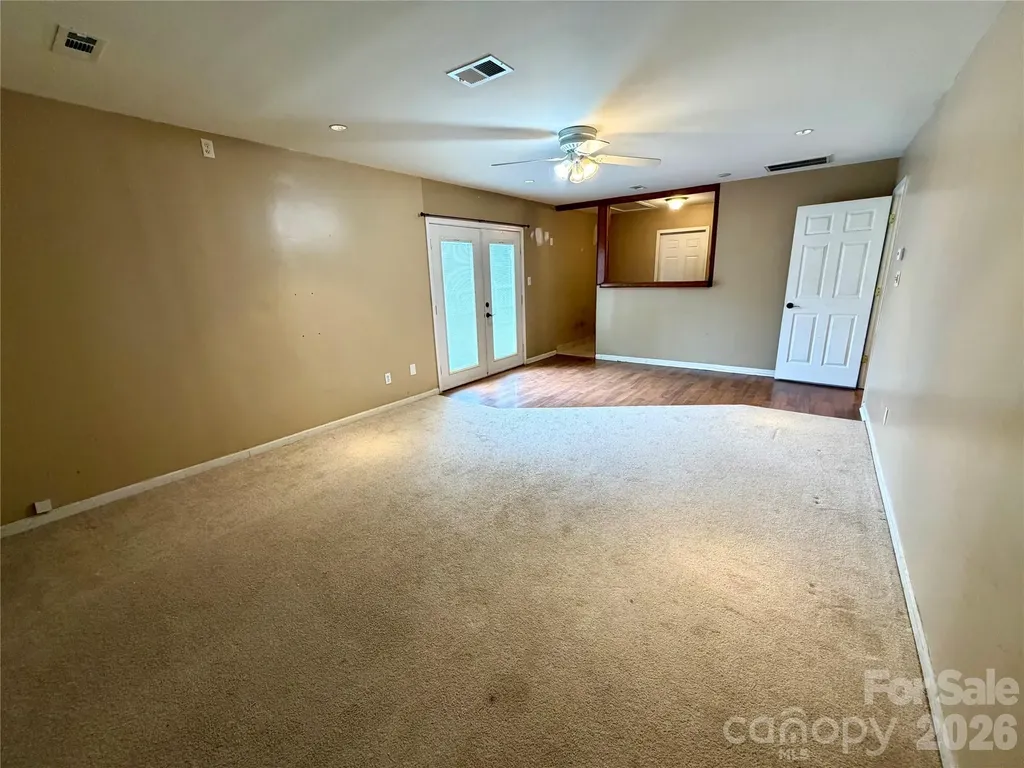 8004 Glencannon Drive Charlotte NC 28227