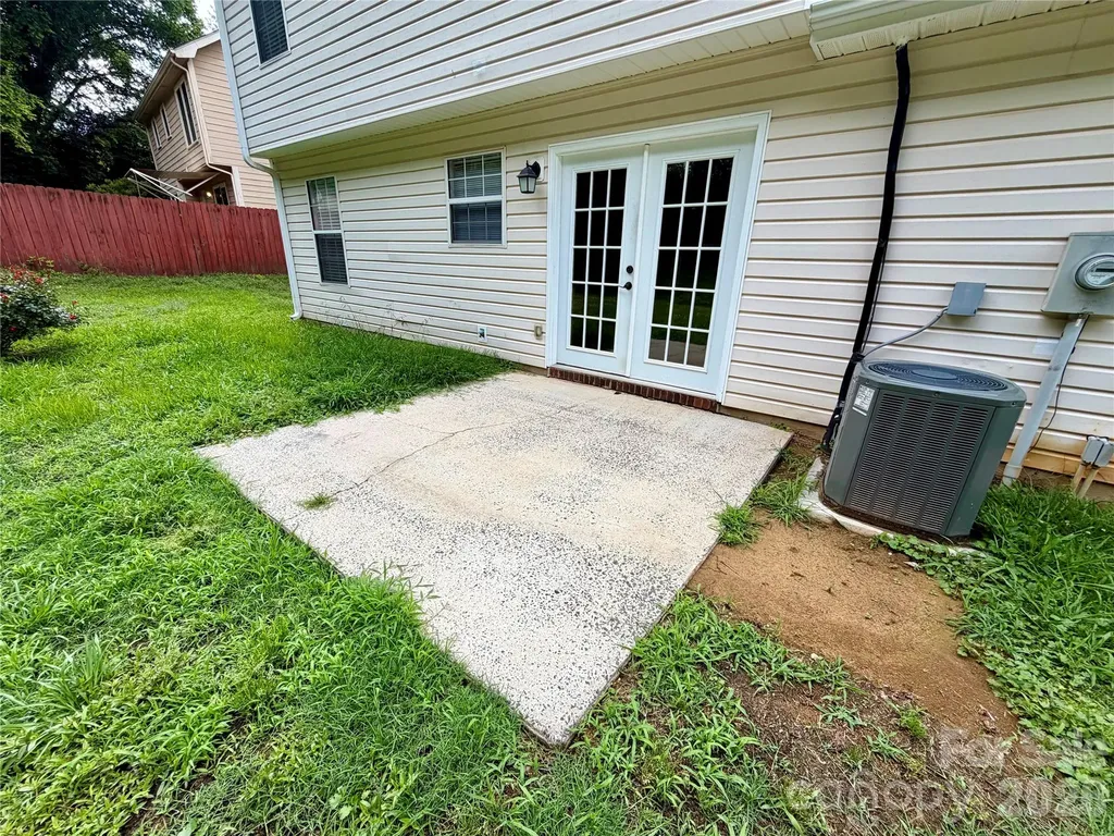 8004 Glencannon Drive Charlotte NC 28227