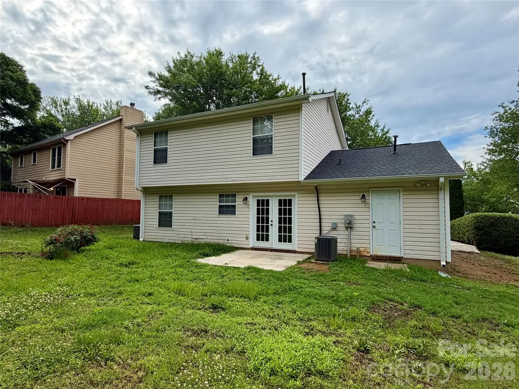 8004 Glencannon Drive Charlotte NC 28227