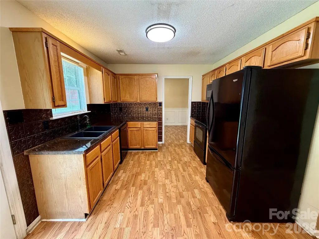 8004 Glencannon Drive Charlotte NC 28227