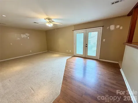 8004 Glencannon Drive Charlotte NC 28227