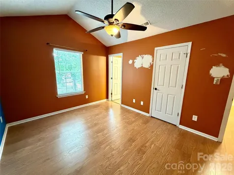 8004 Glencannon Drive Charlotte NC 28227