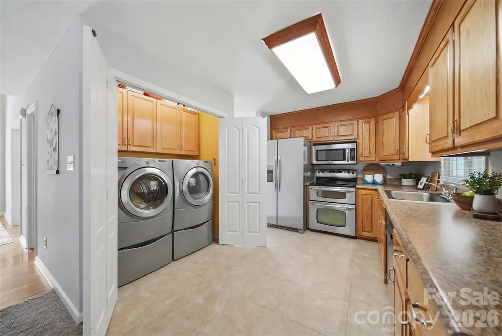 1948 Twin Ponds Drive Hickory NC 28602