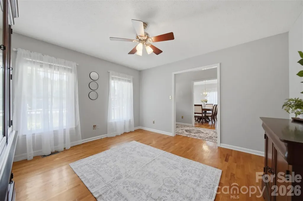1948 Twin Ponds Drive Hickory NC 28602