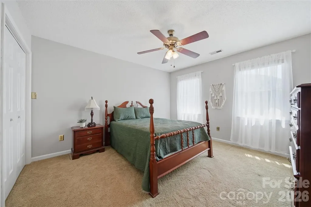 1948 Twin Ponds Drive Hickory NC 28602