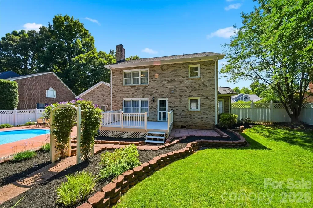 1948 Twin Ponds Drive Hickory NC 28602