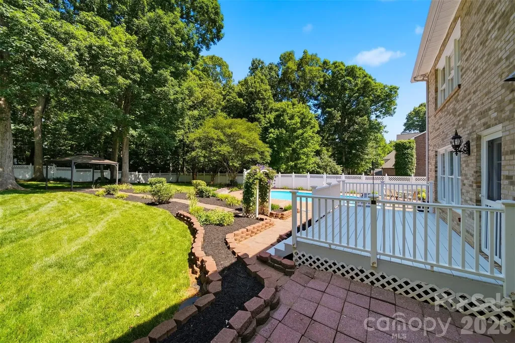 1948 Twin Ponds Drive Hickory NC 28602