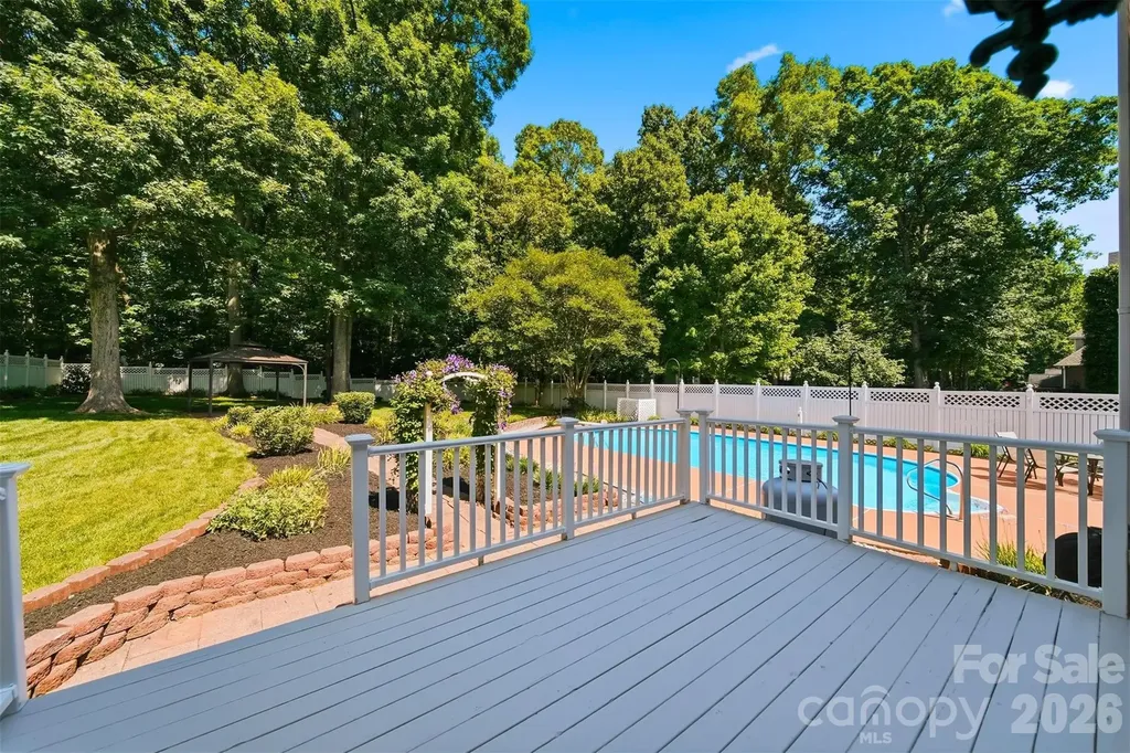 1948 Twin Ponds Drive Hickory NC 28602