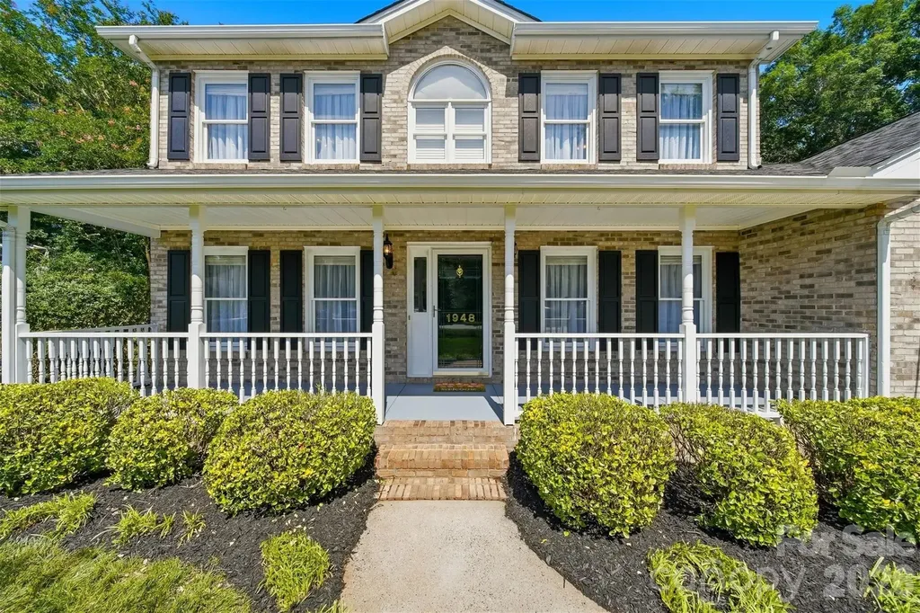 1948 Twin Ponds Drive Hickory NC 28602