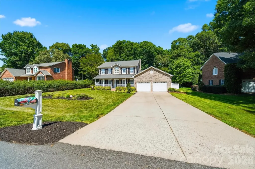 1948 Twin Ponds Drive Hickory NC 28602