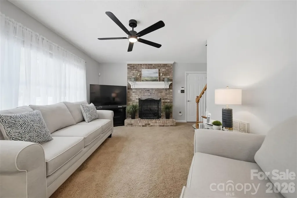 1948 Twin Ponds Drive Hickory NC 28602