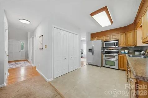 1948 Twin Ponds Drive Hickory NC 28602