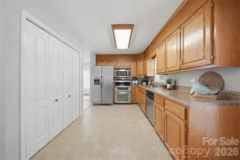 1948 Twin Ponds Drive Hickory NC 28602