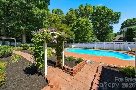 1948 Twin Ponds Drive Hickory NC 28602