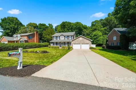 1948 Twin Ponds Drive Hickory NC 28602