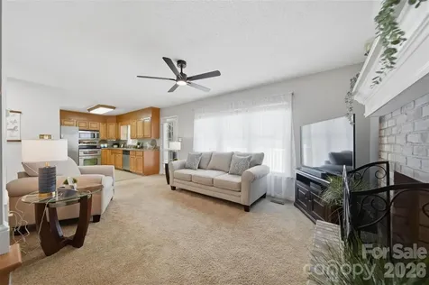 1948 Twin Ponds Drive Hickory NC 28602