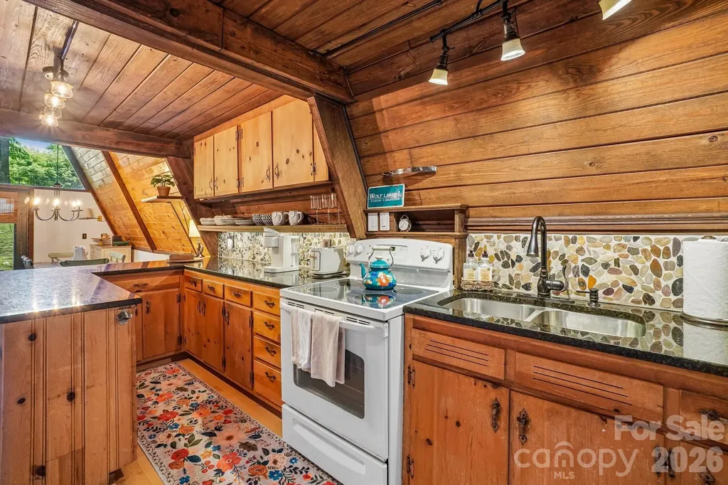 201 Hampton Gap Drive Mars Hill NC 28754