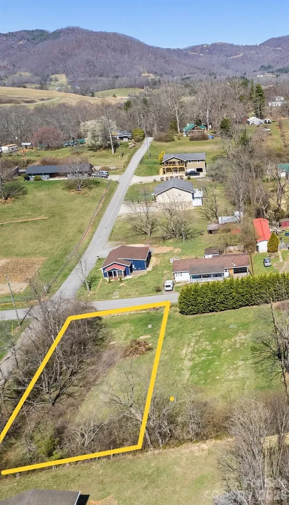 323 Mingus Street Canton NC 28716