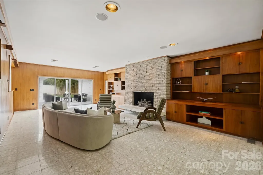 1818 Cloister Drive Charlotte NC 28211