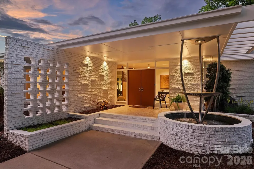 1818 Cloister Drive Charlotte NC 28211