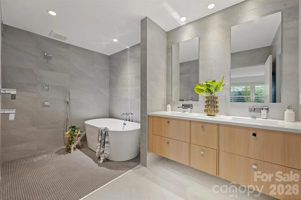 1818 Cloister Drive Charlotte NC 28211
