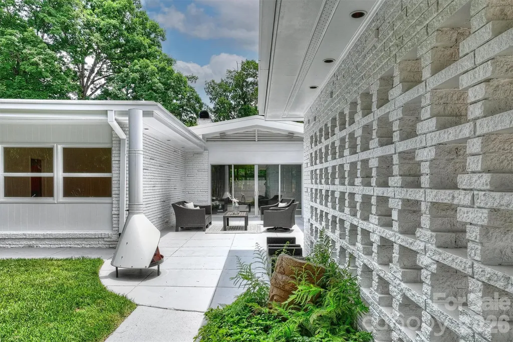 1818 Cloister Drive Charlotte NC 28211