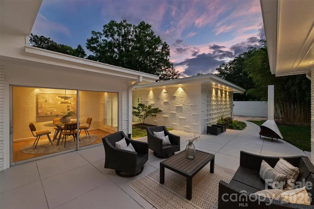 1818 Cloister Drive Charlotte NC 28211
