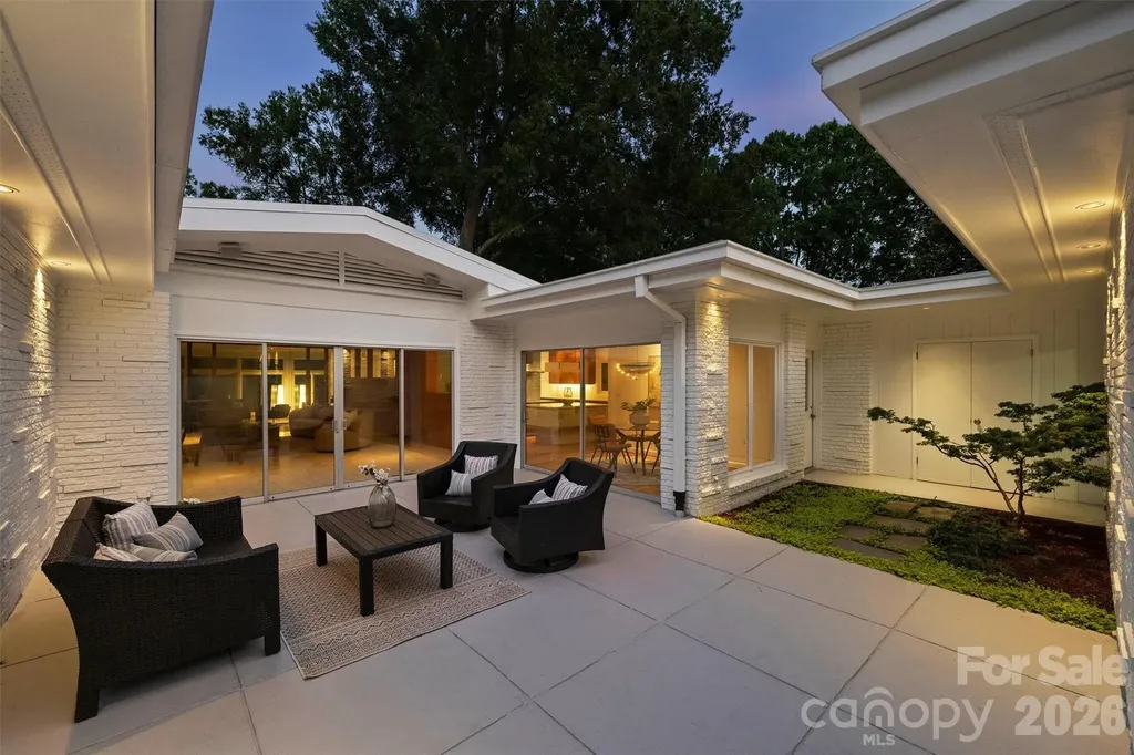 1818 Cloister Drive Charlotte NC 28211