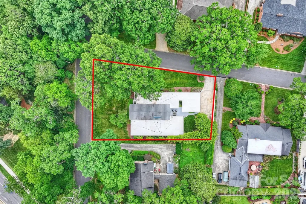 1818 Cloister Drive Charlotte NC 28211