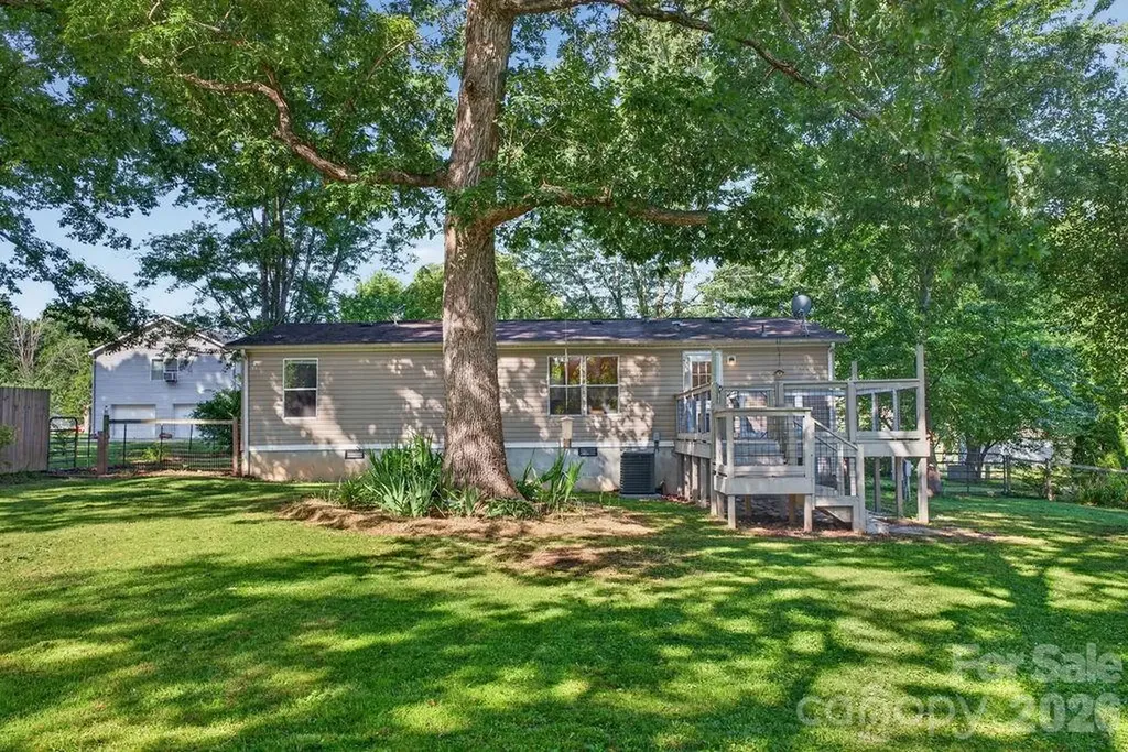 403 Doliver Drive Horse Shoe NC 28742