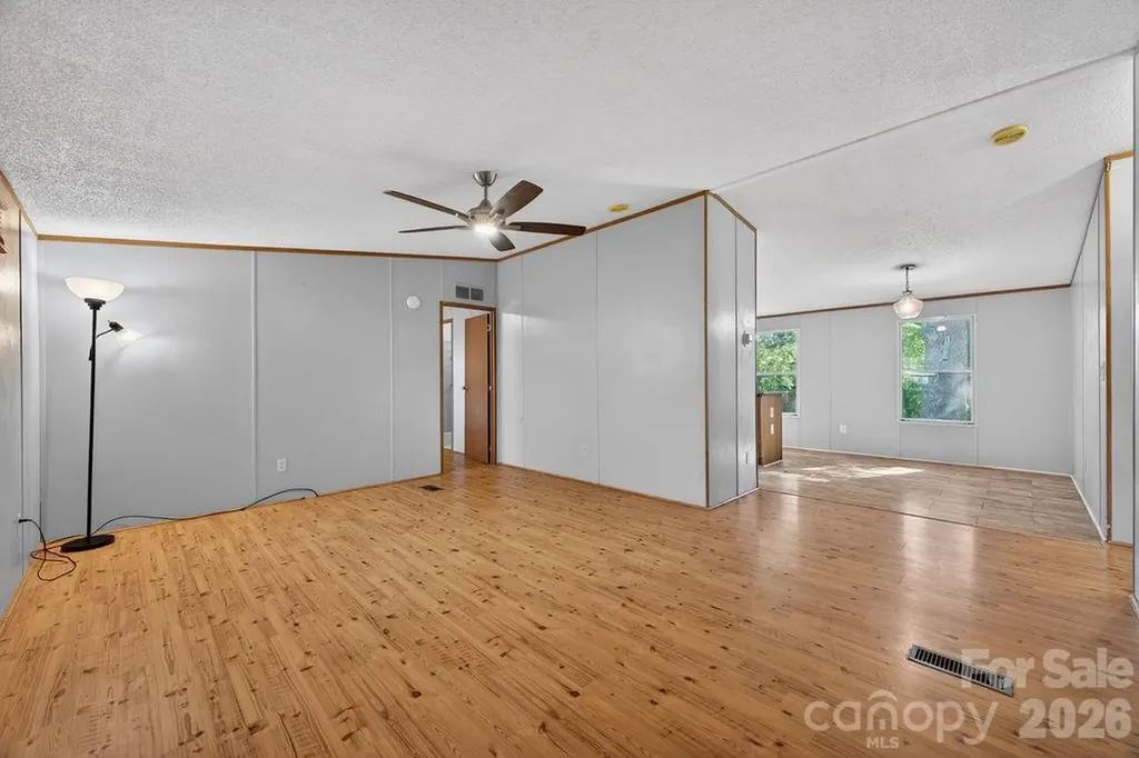 403 Doliver Drive Horse Shoe NC 28742