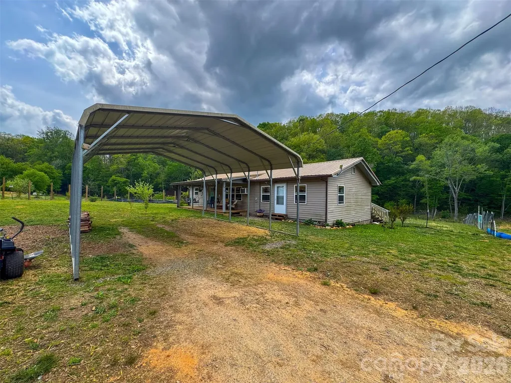3325 Packs Mountain Road Murphy NC 28906