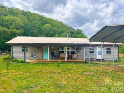 3325 Packs Mountain Road Murphy NC 28906