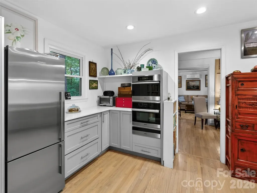 52 Melody Lane Saluda NC 28773