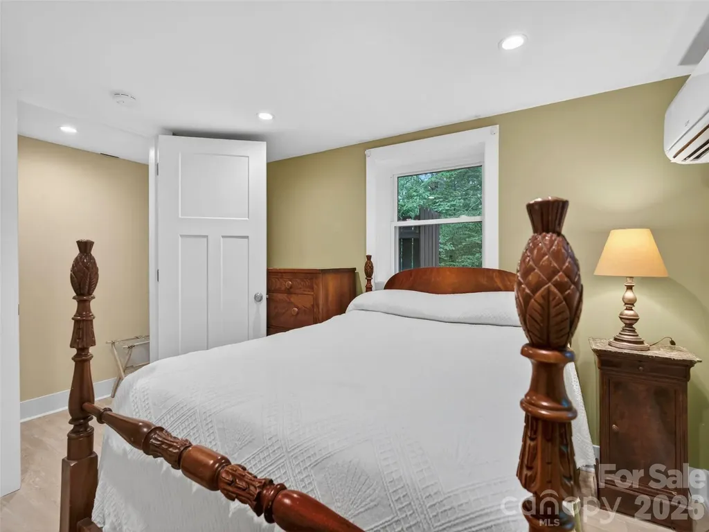 52 Melody Lane Saluda NC 28773