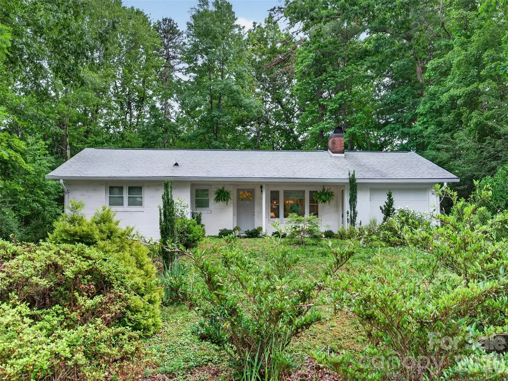 52 Melody Lane Saluda NC 28773