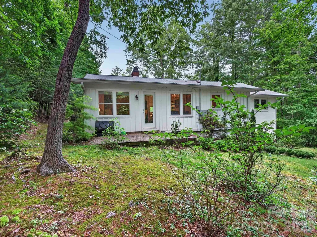 52 Melody Lane Saluda NC 28773