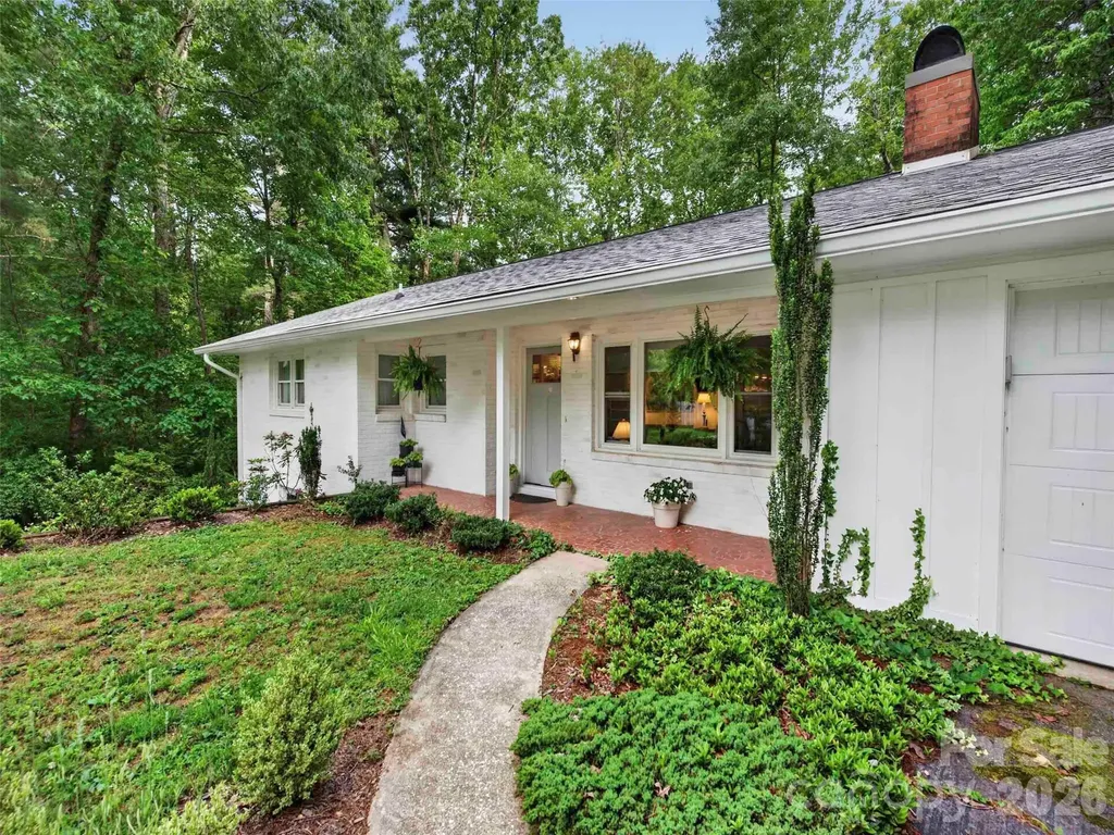 52 Melody Lane Saluda NC 28773