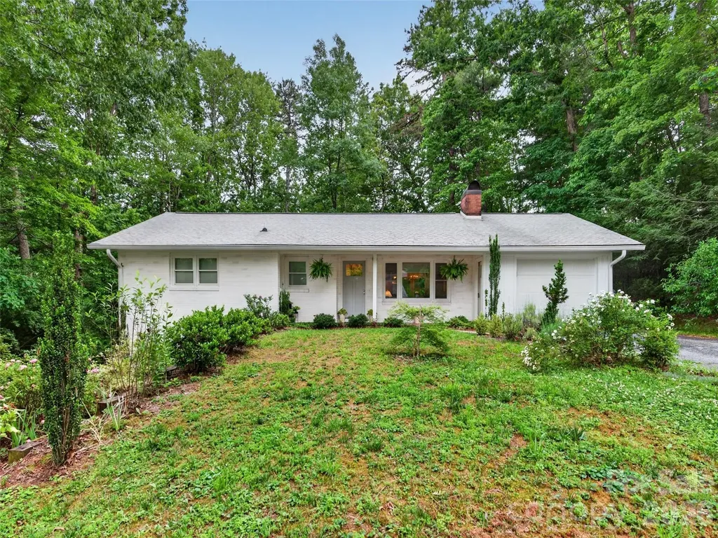 52 Melody Lane Saluda NC 28773
