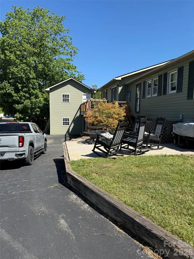 102 Phillips Road Spruce Pine NC 28777