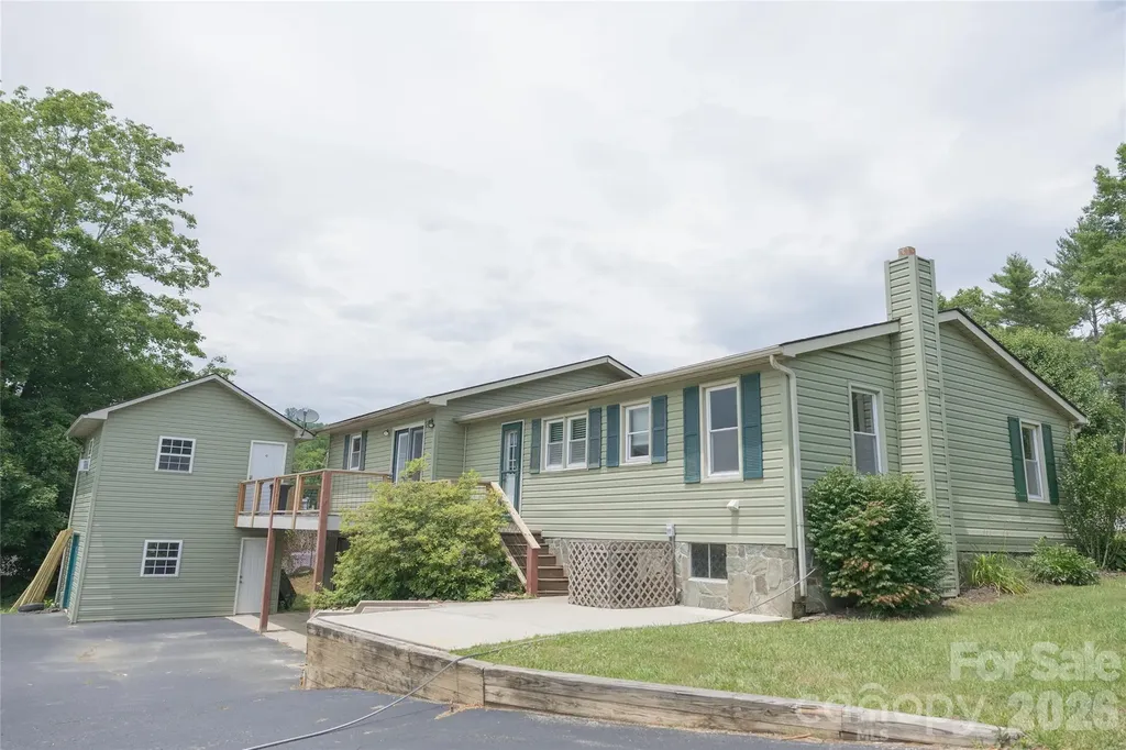 102 Phillips Road Spruce Pine NC 28777
